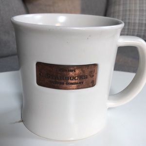 2010 STARBUCKS est 1971 coffee company 16oz coffee beverage cup